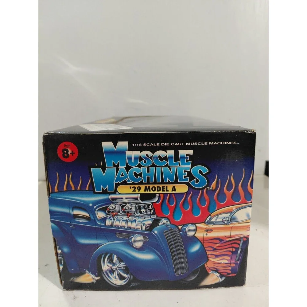 Muscle Machines 71166 1:18 Diecast 1932 Ford Model A Hot Rod Pickup Truck w/box